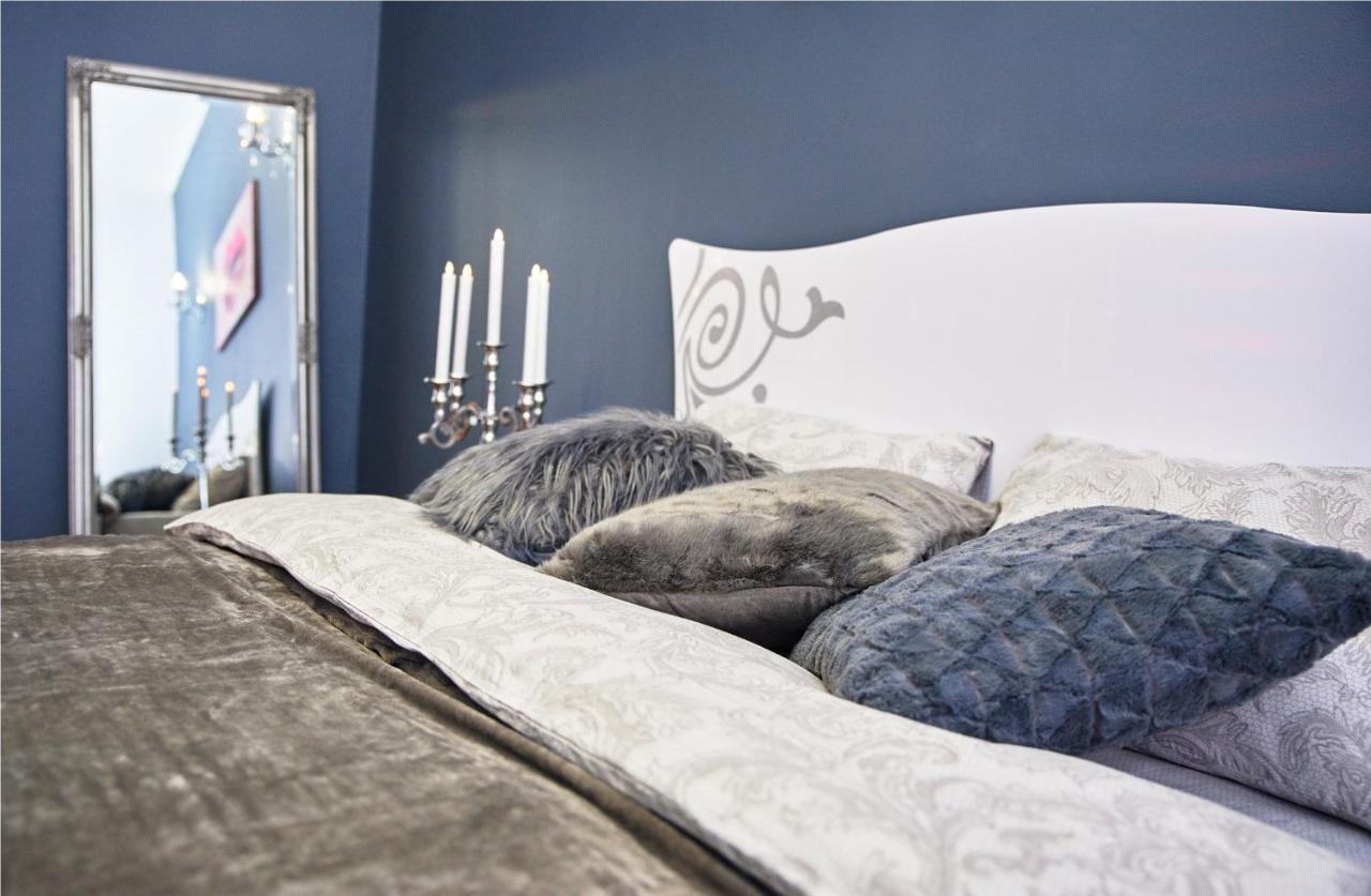 Designer Apartment In The Center 리비프 외부 사진