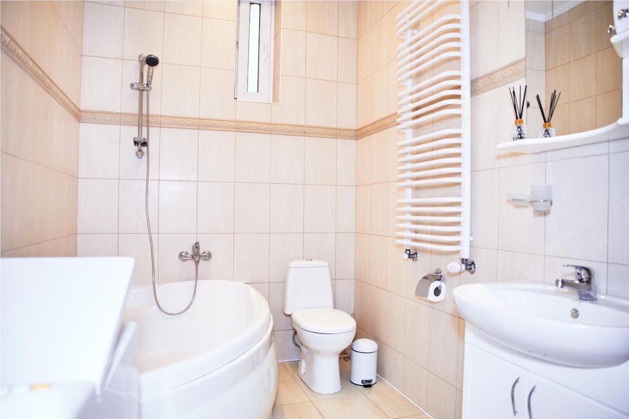 Designer Apartment In The Center 리비프 외부 사진