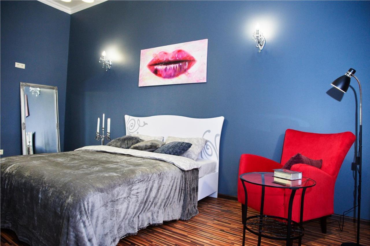 Designer Apartment In The Center 리비프 외부 사진